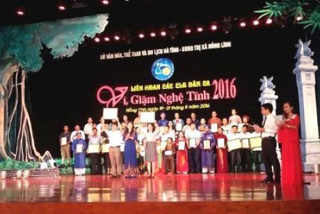 Hà Tĩnh tổ chức thành công liên hoan Dân ca Ví, Giặm năm 2016