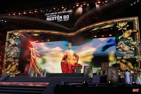 Chữ “tâm” sáng mãi muôn đời...