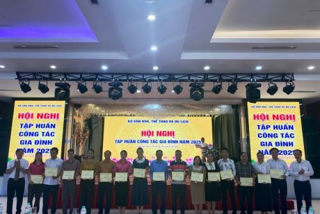 Tổ chức tập huấn công tác gia đình năm 2025