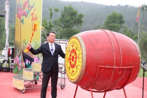 khai-hoi-chua-huong-tich---mo-dau-nam-du-lich-ha-tinh-2026