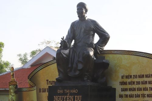 dai-thi-hao-duy-nhat-cua-viet-nam-duoc-unesco-vinh-danh-la-danh-nhan-van-hoa-the-gioi-xuat-than-quy-toc-so-huu-tac-pham-lap-ky-luc-the-gioi