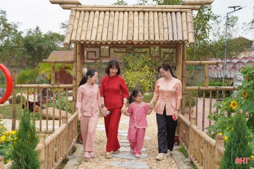 cac-ngoi-chua-o-ha-tinh-ron-rang-khoac-ao-xuan-don-tet